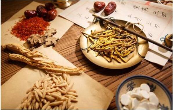 我國中藥材產(chǎn)業(yè)發(fā)展迅速，正向規(guī)?；?，標(biāo)準(zhǔn)化轉(zhuǎn)變