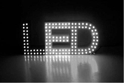 LED行業(yè)發(fā)展快速，2020年預(yù)計(jì)滲透率將達(dá)到70%??