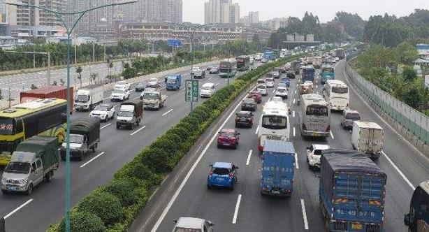 公安部：全國機(jī)動(dòng)車保有量達(dá)3.25億輛，機(jī)動(dòng)車駕駛?cè)诉_(dá)4.07億人