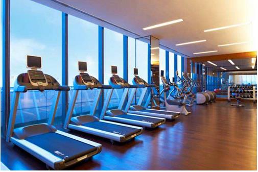 我國的健身行業(yè)現(xiàn)階段處于“朝陽產(chǎn)業(yè)”，整體發(fā)展迅猛，市場(chǎng)規(guī)模不斷擴(kuò)大