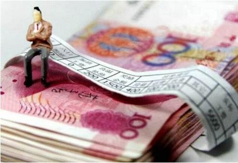 截至2018年12月份，全國共有15個(gè)省份調(diào)整最低工資標(biāo)準(zhǔn)，上海以2420元居全國之首?