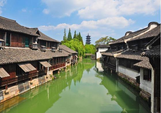 2019年旅游人數(shù)仍處增長(zhǎng)態(tài)勢(shì)，將達(dá)60.6億人次，各地紛紛出臺(tái)新一輪文化旅游規(guī)劃??