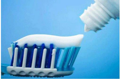 國(guó)內(nèi)牙膏市場(chǎng)當(dāng)中，外資品牌仍具占有較大的比重，本土企業(yè)要與時(shí)俱進(jìn)，轉(zhuǎn)型升級(jí)