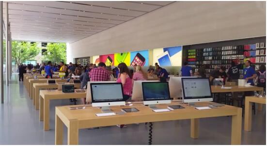 微軟直營店徹底關(guān)門：十年蘋果模仿秀落幕